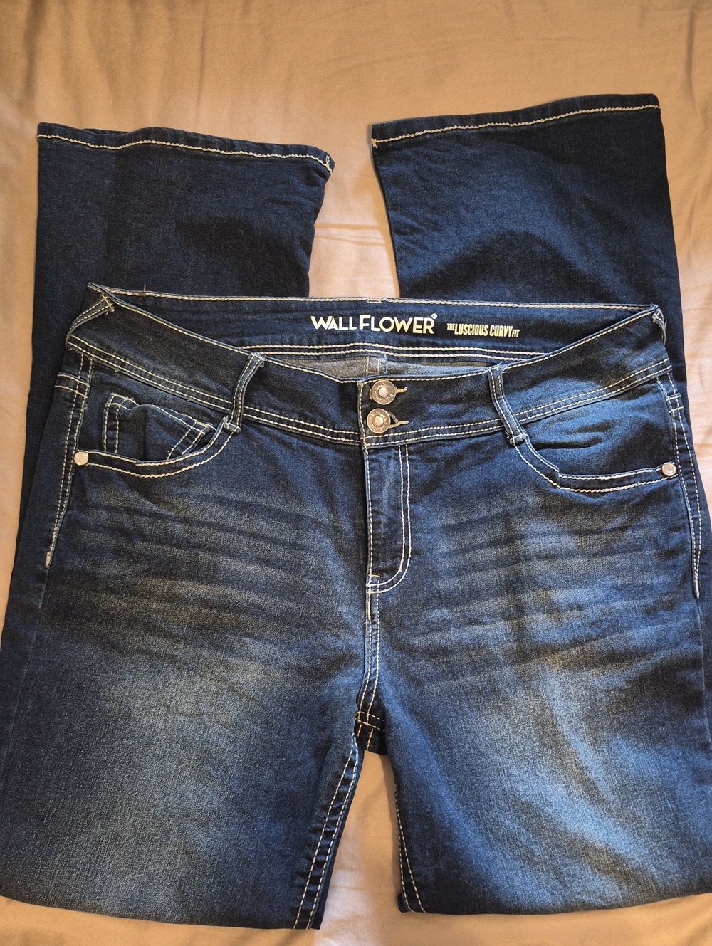 NWOT Wallflower Women's Dark Indigo Bootcut Jeans SZ 15